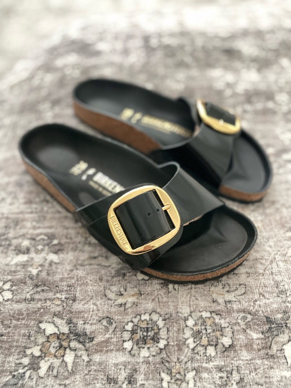 Birkenstock Madrid Big Buckle Slide High Shine Black Gold Size 7 - Picture 2 of 5